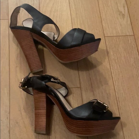 Heels - Picture 2 of 4